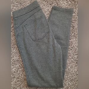 Vera Wang Skinny Pants